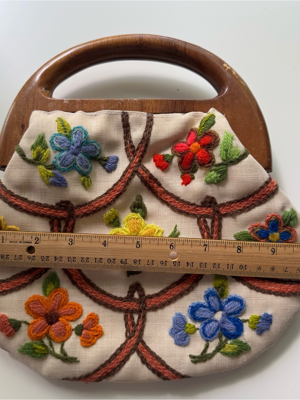 Vintage 70s Crewel Embroidered Bermuda Handbag - Picture 7 of 10